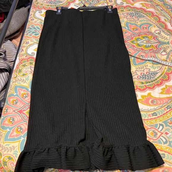 Urban Outfitters strapless sweater dress with ruffle‎ detail - size large - Picture 3 of 7